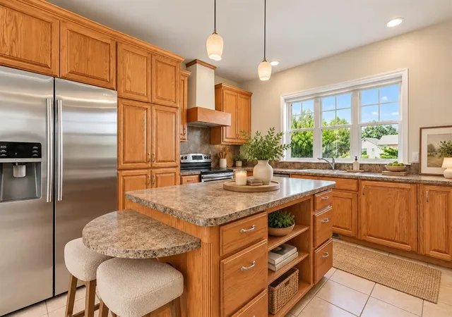 Photo 4 of Single family home for sale at 940 Lake Vista Rd, Edmond, OK 73034 | MLS# 1249683 | Listing updated on 2026-10-01