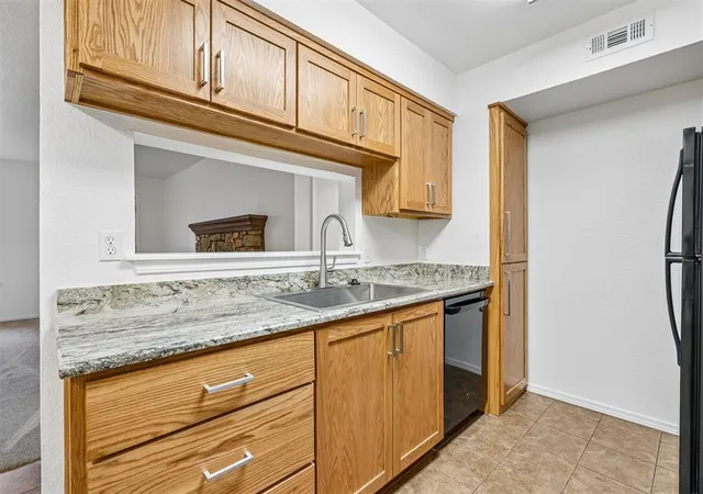 Listing Photo 5 - Condo for sale in building located at 14409 N Pennsylvania Ave, Oklahoma, OK 73134 - Unit #11F