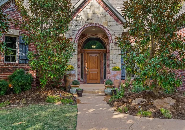 Photo 3 of Single family home for sale at 3904 Creek Bnd Rd, Edmond, OK 73003 | MLS# 1249689 | Listing updated on 2026-10-16