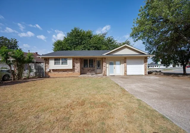 Photo 1 of Single family home for sale at 1209 Lawton, Moore, OK 73160 | MLS# 1249697 | Listing updated on 2026-09-18