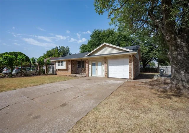 Photo 3 of Single family home for sale at 1209 Lawton, Moore, OK 73160 | MLS# 1249697 | Listing updated on 2026-09-18