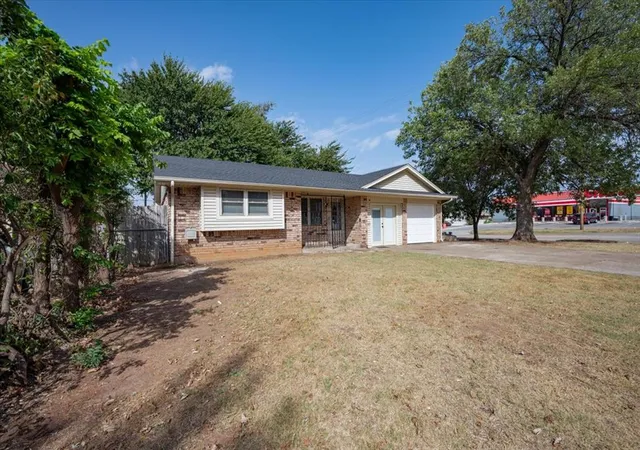 Photo 3 of Single family home for sale at 1209 Lawton, Moore, OK 73160 | MLS# 1249697 | Listing updated on 2026-09-18