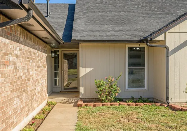 Photo 2 of Single family home for sale at 8113 Nw 113th Street, Oklahoma City, OK 73162 | MLS# 1249699 | Listing updated on 2026-09-23