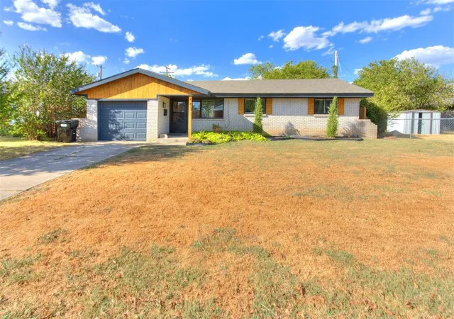 Photo 1 of Single family home for sale at 907 Sw 3rd Street, Moore, OK 73160 | MLS# 1249702 | Listing updated on 2026-09-18