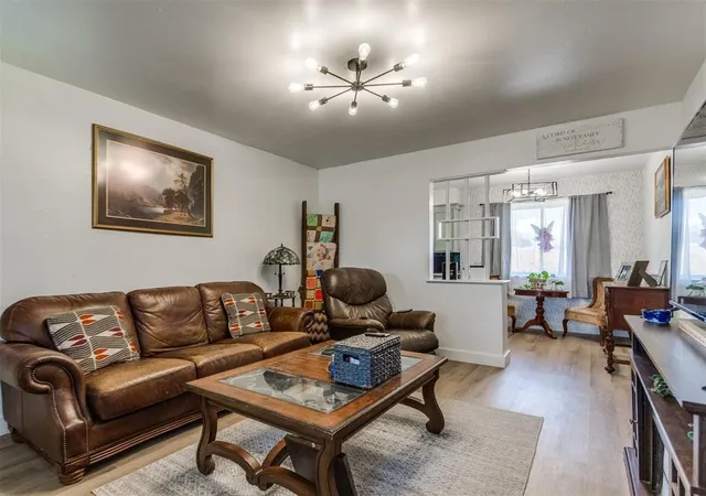 Photo 3 of Single family home for sale at 907 Sw 3rd Street, Moore, OK 73160 | MLS# 1249702 | Listing updated on 2026-09-18