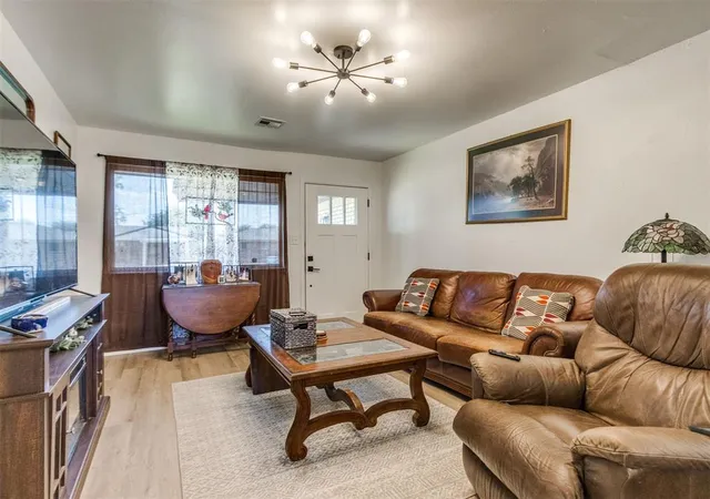 Photo 4 of Single family home for sale at 907 SW 3rd Street, Moore, OK 73160 | MLS# 1249702 | Listing updated on 2026-09-18