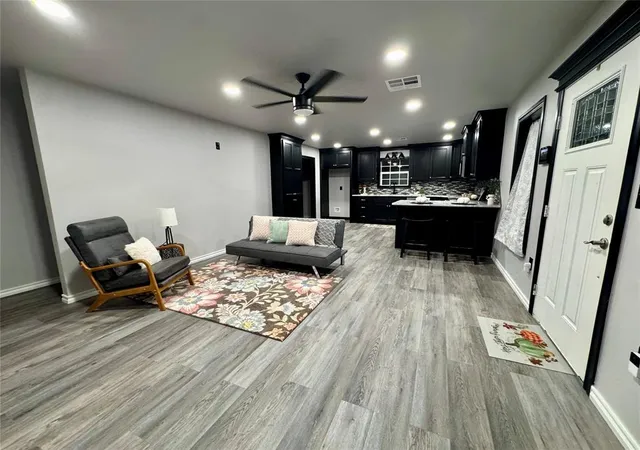 Photo 3 of Single family home for sale at 302 S 15th Street, Chickasha, OK 73018 | MLS# 1249719 | Listing updated on 2026-09-26