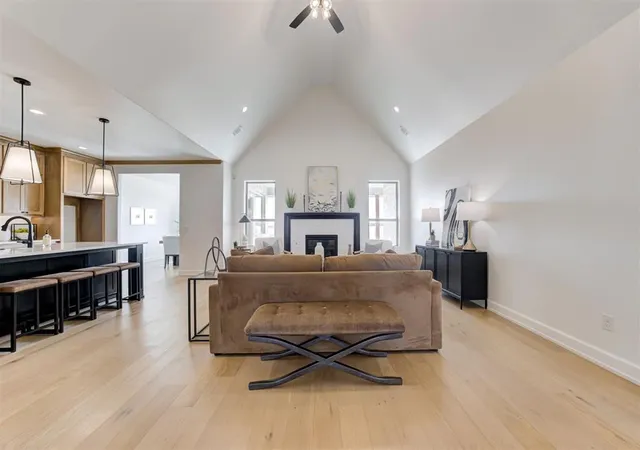 Photo 3 of Single family home for sale at 4533 Maple Ridge Dr, Edmond, OK 73034 | MLS# 1249750 | Listing updated on 2026-09-18