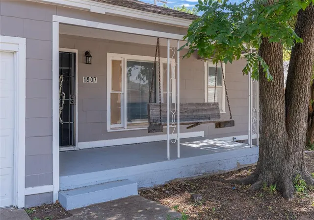 Photo 2 of Single family home for sale at 1907 Nw 20th Street, Lawton, OK 73507 | MLS# 1249753 | Listing updated on 2026-10-26