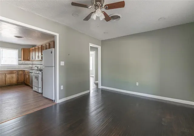Photo 3 of Single family home for sale at 1907 Nw 20th Street, Lawton, OK 73507 | MLS# 1249753 | Listing updated on 2026-10-26