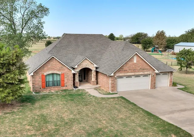 Photo 1 of Sale Pending at 4713 Horizon Blvd, Yukon, OK 73099 | MLS# 1249756 | Listing updated on 2026-09-28