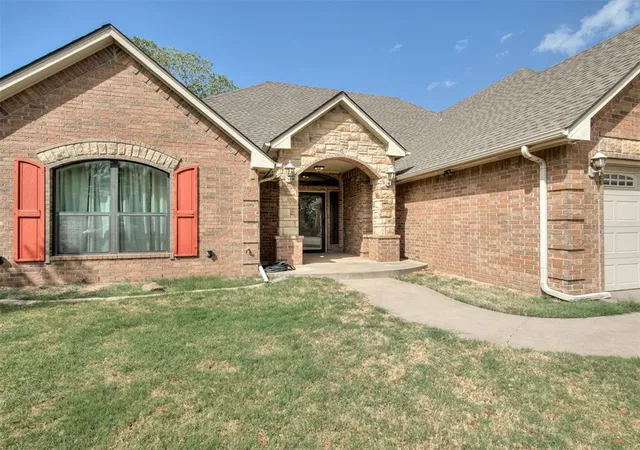 Photo 3 of Sale Pending at 4713 Horizon Blvd, Yukon, OK 73099 | MLS# 1249756 | Listing updated on 2026-09-28