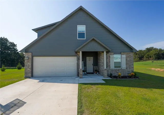 Photo 1 of Single family home for sale at 29273 Spur Cir, Mc Loud, OK 74801 | MLS# 1249759 | Listing updated on 2026-09-18