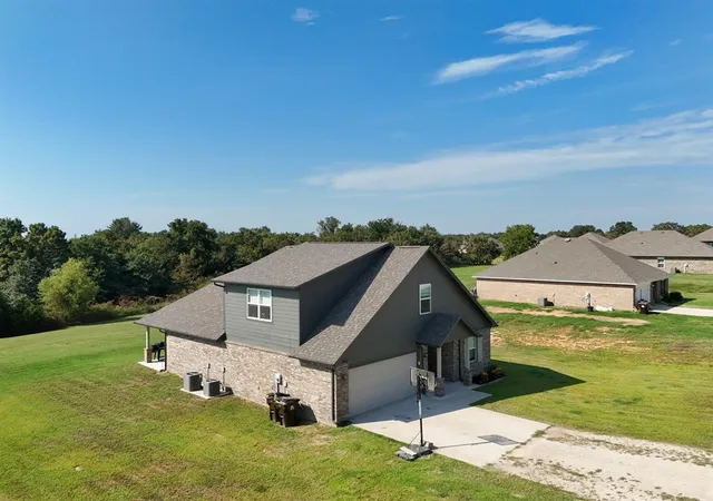 Photo 3 of Single family home for sale at 29273 Spur Cir, Mc Loud, OK 74801 | MLS# 1249759 | Listing updated on 2026-09-18