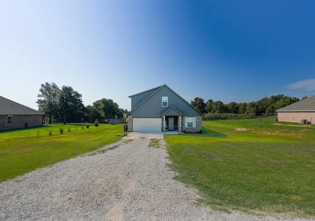 Photo 4 of Single family home for sale at 29273 Spur Cir, Mc Loud, OK 74801 | MLS# 1249759 | Listing updated on 2026-09-18