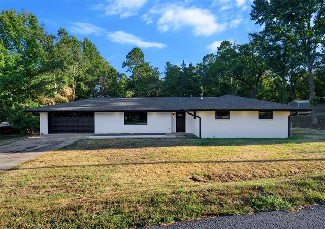 Photo 1 of Single family home for sale at 510 W Adams St, Broken Bow, OK 74728 | MLS# 1249776 | Listing updated on 2026-09-21