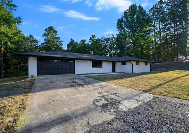 Photo 2 of Single family home for sale at 510 W Adams St, Broken Bow, OK 74728 | MLS# 1249776 | Listing updated on 2026-09-21
