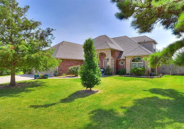 Photo 3 of Single family home for sale at 4908 Corbett Dr, Norman, OK 73072 | MLS# 1249777 | Listing updated on 2026-09-21