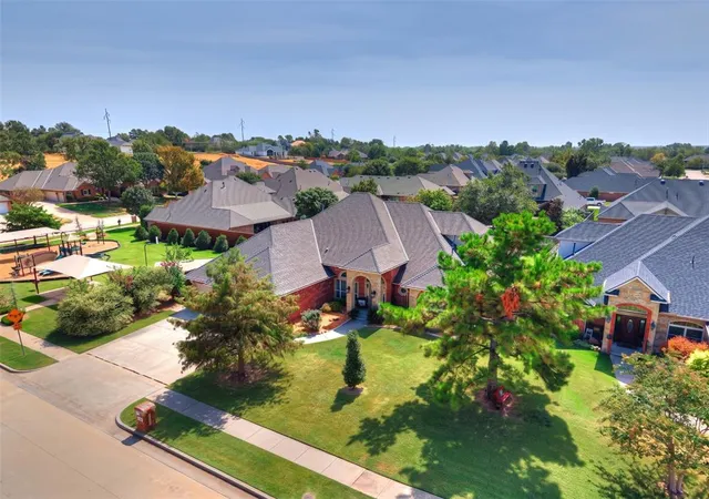 Photo 4 of Single family home for sale at 4908 Corbett Dr, Norman, OK 73072 | MLS# 1249777 | Listing updated on 2026-09-21