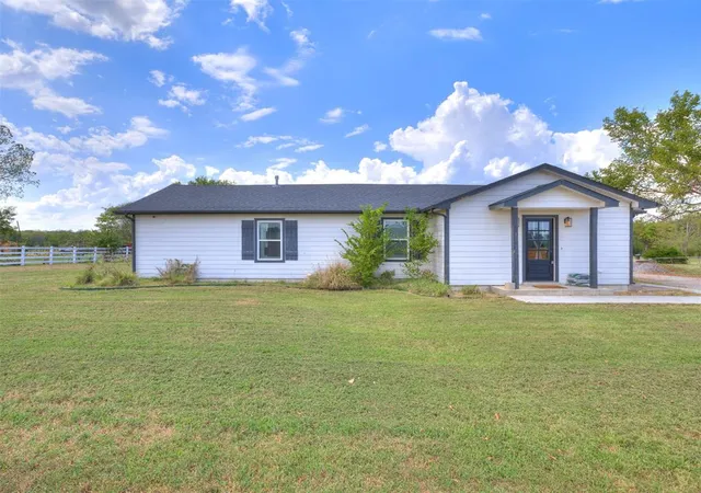 Photo 2 of Sale Pending at 16516 S Yale Ave, Bixby, OK 74008 | MLS# 1249787 | Listing updated on 2026-10-08