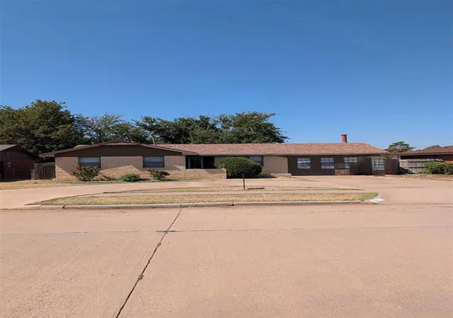 Photo 1 of Single family home for sale at 2013 N Bluebird Ln, Altus, OK 73521 | MLS# 1249798 | Listing updated on 2026-09-29