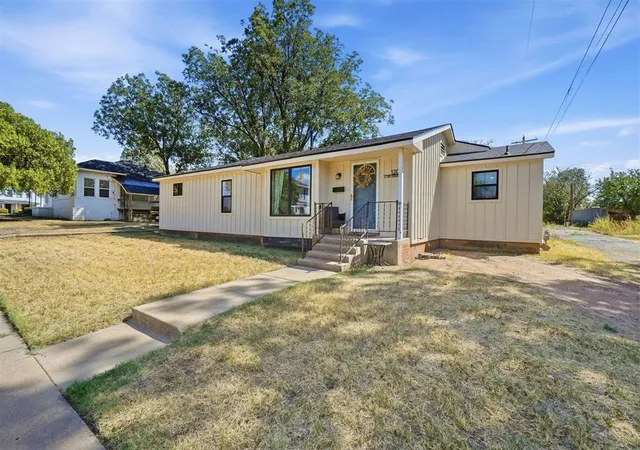 Photo 3 of Single family home for sale at 120 E Van Buren St, Mangum, OK 73554 | MLS# 1249806 | Listing updated on 2026-09-18