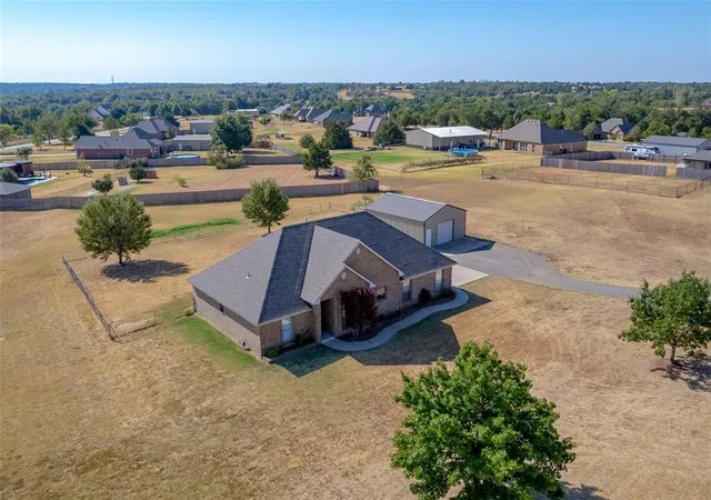 Photo 3 of Sale Pending at 2285 County Rd 1311, Blanchard, OK 73010 | MLS# 1249812 | Listing updated on 2026-09-19