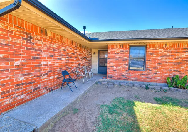 Photo 2 of Single family home for sale at 8712 Oakridge Dr, Oklahoma City, OK 73110 | MLS# 1249815 | Listing updated on 2026-09-18
