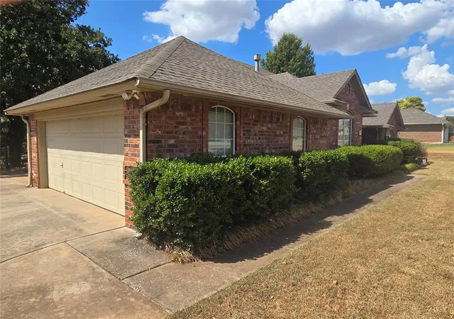 Photo 1 of Single family home for sale at 6417 Saddleback Dr, Oklahoma City, OK 73150 | MLS# 1249834 | Listing updated on 2026-09-20