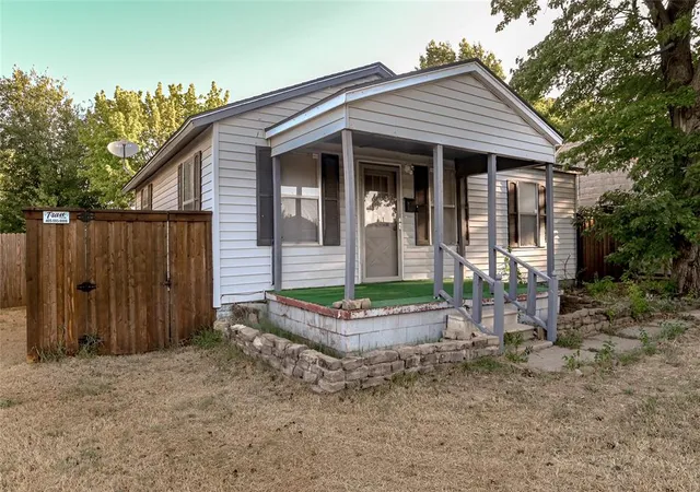 Photo 3 of Single family home for sale at 1625 SW 31st Street, Oklahoma City, OK 73119 | MLS# 1249843 | Listing updated on 2026-09-18