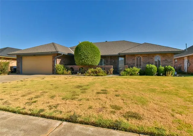 Single family home for sale at 417 SW 102nd Street, Oklahoma City, OK 73139 | MLS# 1249847
