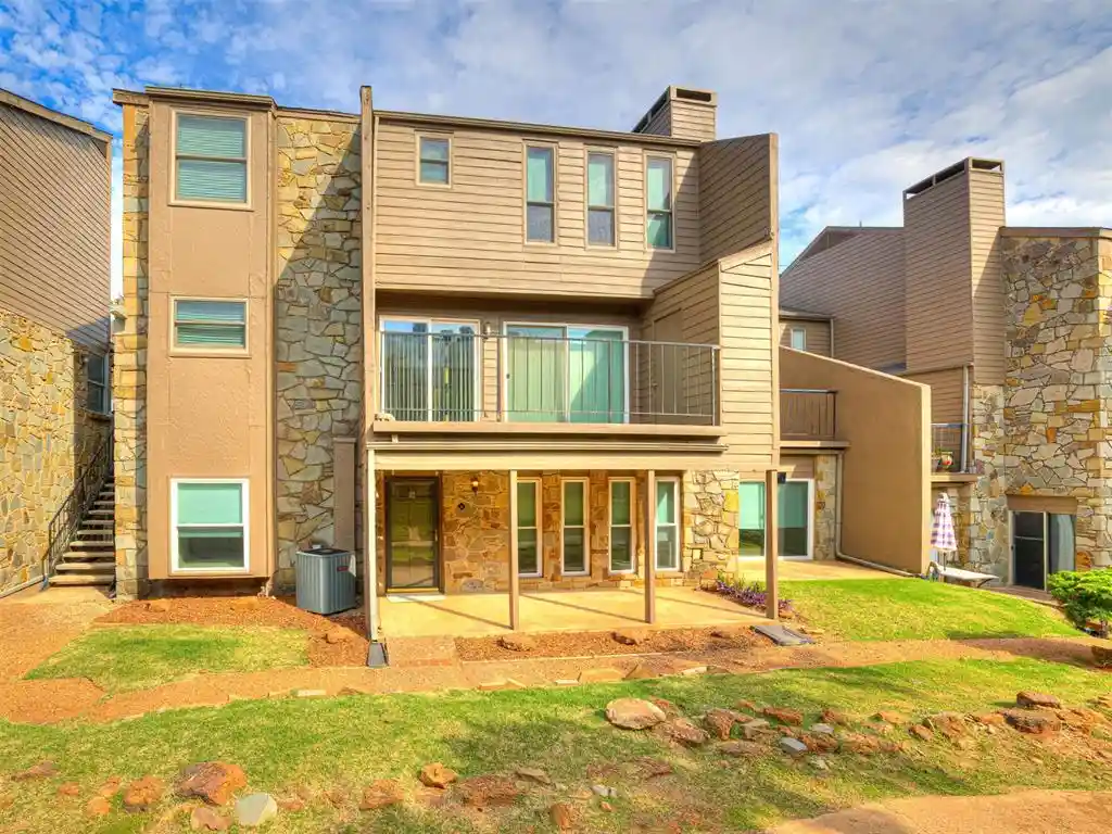 Listing Photo 2 - Condo for sale in 6000 N Pennsylvania Ave located at 6000 N Pennsylvania Ave, Oklahoma, OK 73112 - Unit #115