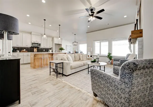 Photo 4 of Single family home for sale at 6025 Frankie Lynn Ln, Edmond, OK 73034 | MLS# 1249887 | Listing updated on 2026-09-22