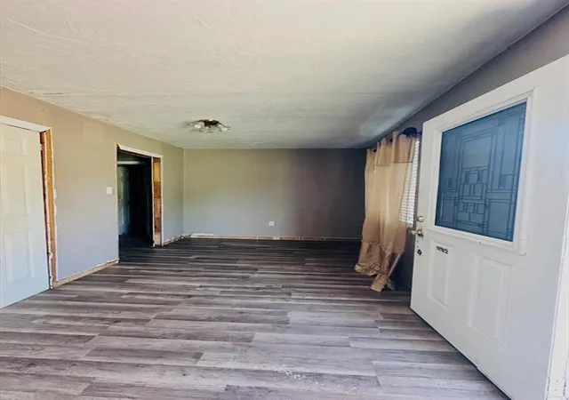 Photo 3 of Single family home for sale at 1506 NW Irwin Ave, Lawton, OK 73507 | MLS# 1249896 | Listing updated on 2026-09-20