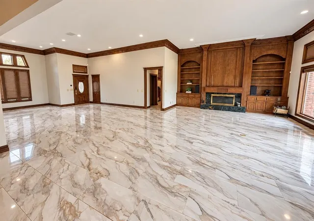 Photo 2 of Single family home for sale at 2422 Sunset Dr, Clinton, OK 73601 | MLS# 1249901 | Listing updated on 2026-10-02