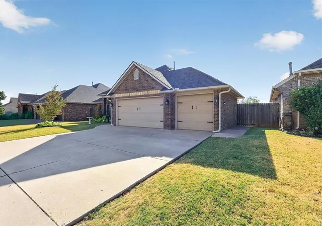 Photo 3 of Sale Pending at 1809 Mead Ln, Oklahoma City, OK 73170 | MLS# 1249915 | Listing updated on 2026-10-01