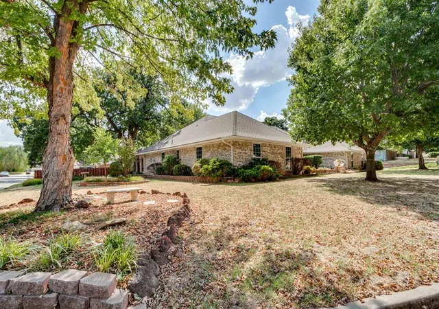 Photo 1 of Single family home for sale at 8230 Nw 18th Street, Oklahoma City, OK 73127 | MLS# 1249922 | Listing updated on 2026-10-28