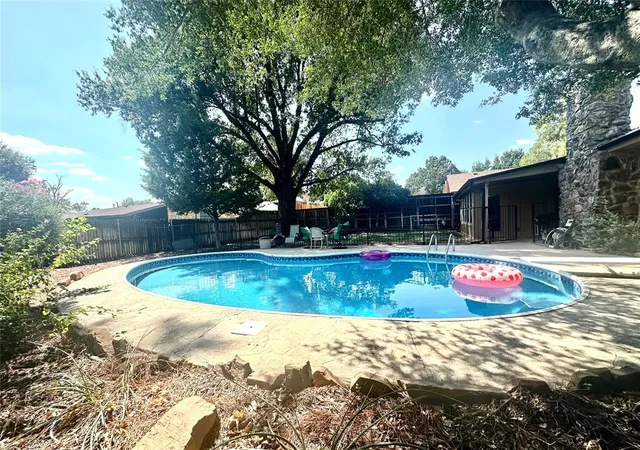 Photo 4 of Single family home for sale at 3918 Brookhollow Rd, Norman, OK 73072 | MLS# 1249935 | Listing updated on 2026-09-21