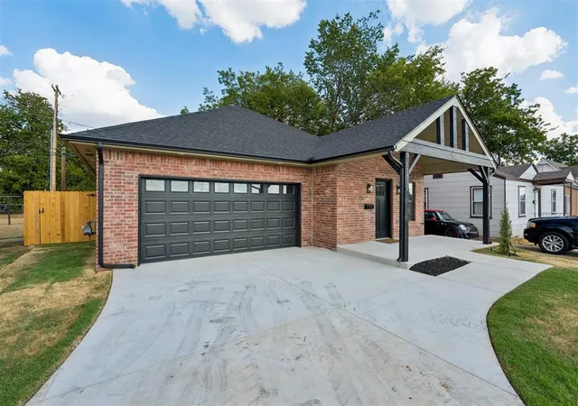 Photo 4 of Single family home for sale at 2108 S Air Depot Blvd, Oklahoma City, OK 73110 | MLS# 1249955 | Listing updated on 2026-09-20