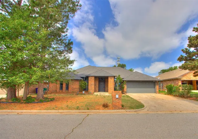 Photo 3 of Single family home for sale at 209 Tumbleweed Rd, Yukon, OK 73099 | MLS# 1249956 | Listing updated on 2026-09-20