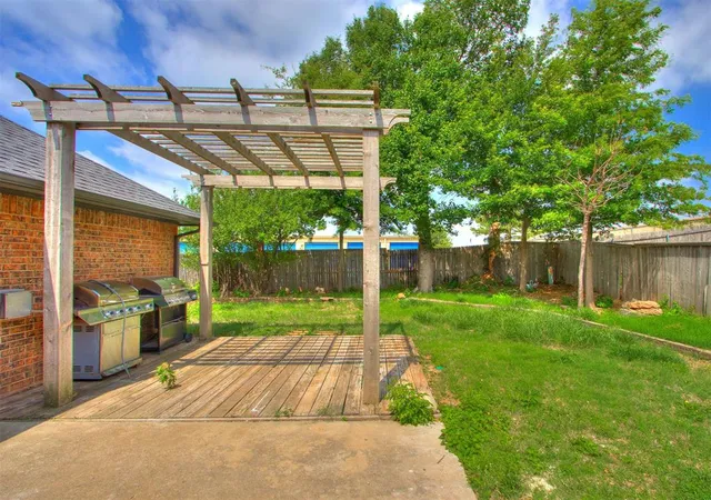 Photo 3 of Single family home for sale at 209 Tumbleweed Rd, Yukon, OK 73099 | MLS# 1249956 | Listing updated on 2026-09-20