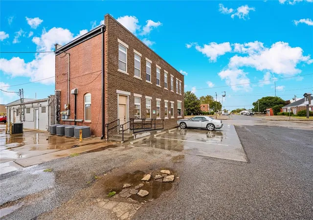 Photo 4 of Sale Pending at 201 N Noble Ave, Watonga, OK 73772 | MLS# 1249970 | Listing updated on 2026-10-07