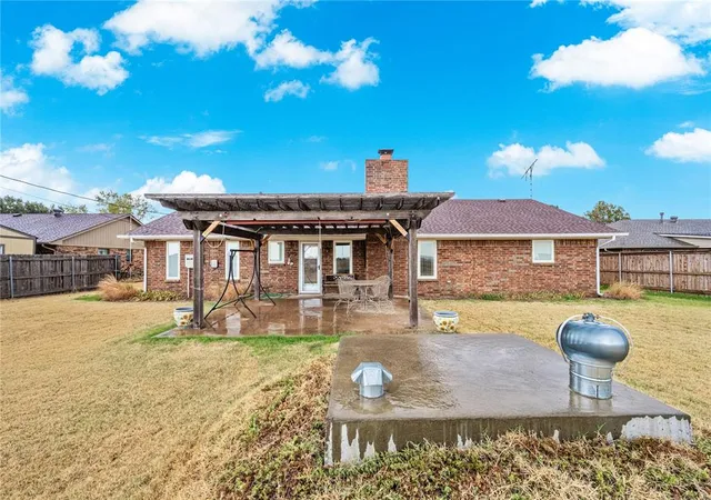 Photo 3 of Sale Pending at 805 Villa Dr, Watonga, OK 73772 | MLS# 1249974 | Listing updated on 2026-10-07