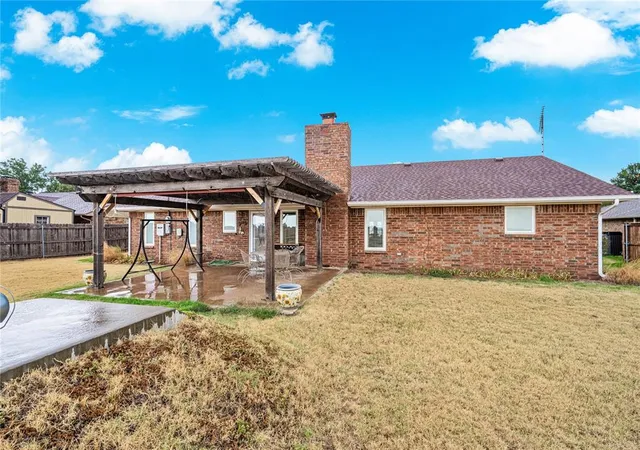 Photo 4 of Sale Pending at 805 Villa Dr, Watonga, OK 73772 | MLS# 1249974 | Listing updated on 2026-10-07