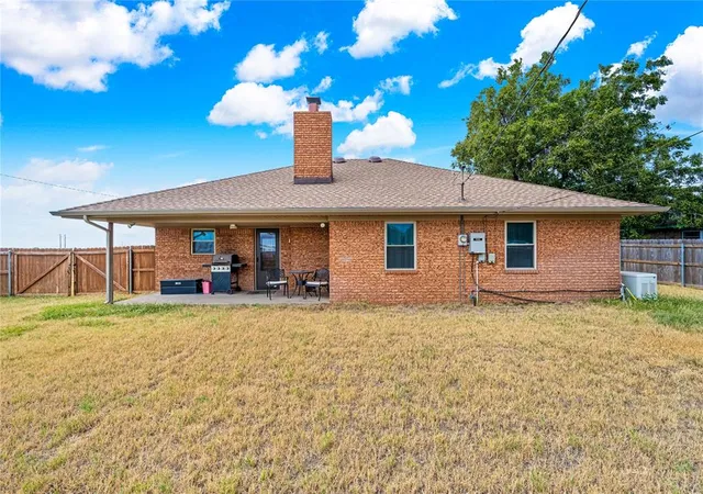 Photo 3 of Sale Pending at 611 S Leach Ave, Watonga, OK 73772 | MLS# 1249977 | Listing updated on 2026-10-15