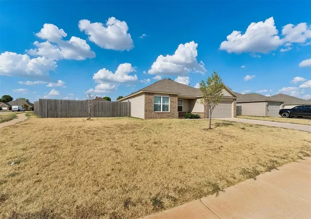 Photo 3 of Sale Pending at 637 W Ava Dr, Mustang, OK 73064 | MLS# 1249978 | Listing updated on 2026-09-25