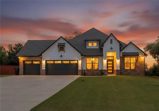 Single family home for sale at 2408 Blackjack Ct, Blanchard, OK 73010 | MLS# 1249979