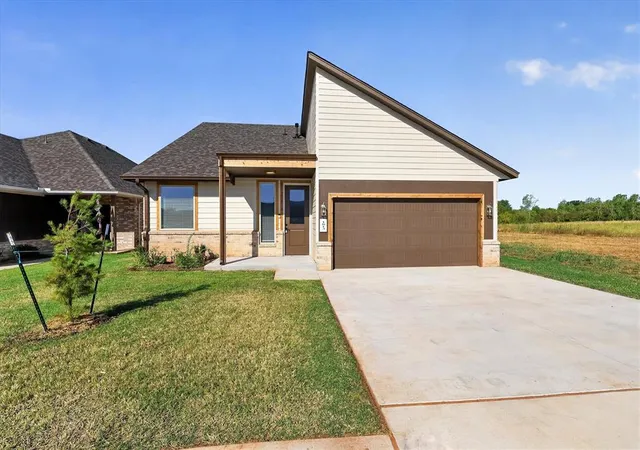 Single family home for sale at 1813 Long Cvs Ave, Yukon, OK 73099 | MLS# 1249989