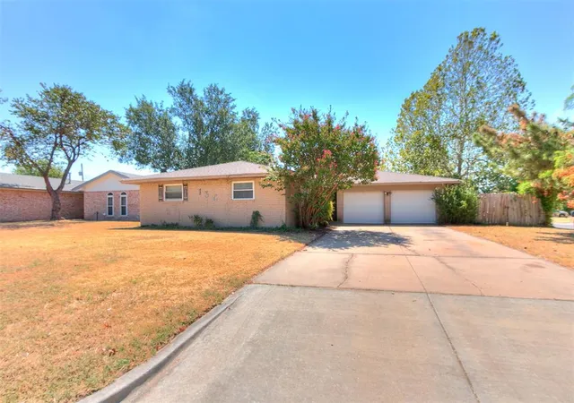 Photo 4 of Sale Pending at 136 SW 5th Street, Moore, OK 73160 | MLS# 1250005 | Listing updated on 2026-09-28