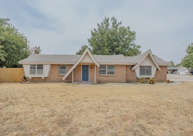Single family home for sale at 500 SW 62nd Terrace, Oklahoma City, OK 73139 | MLS# 1250011